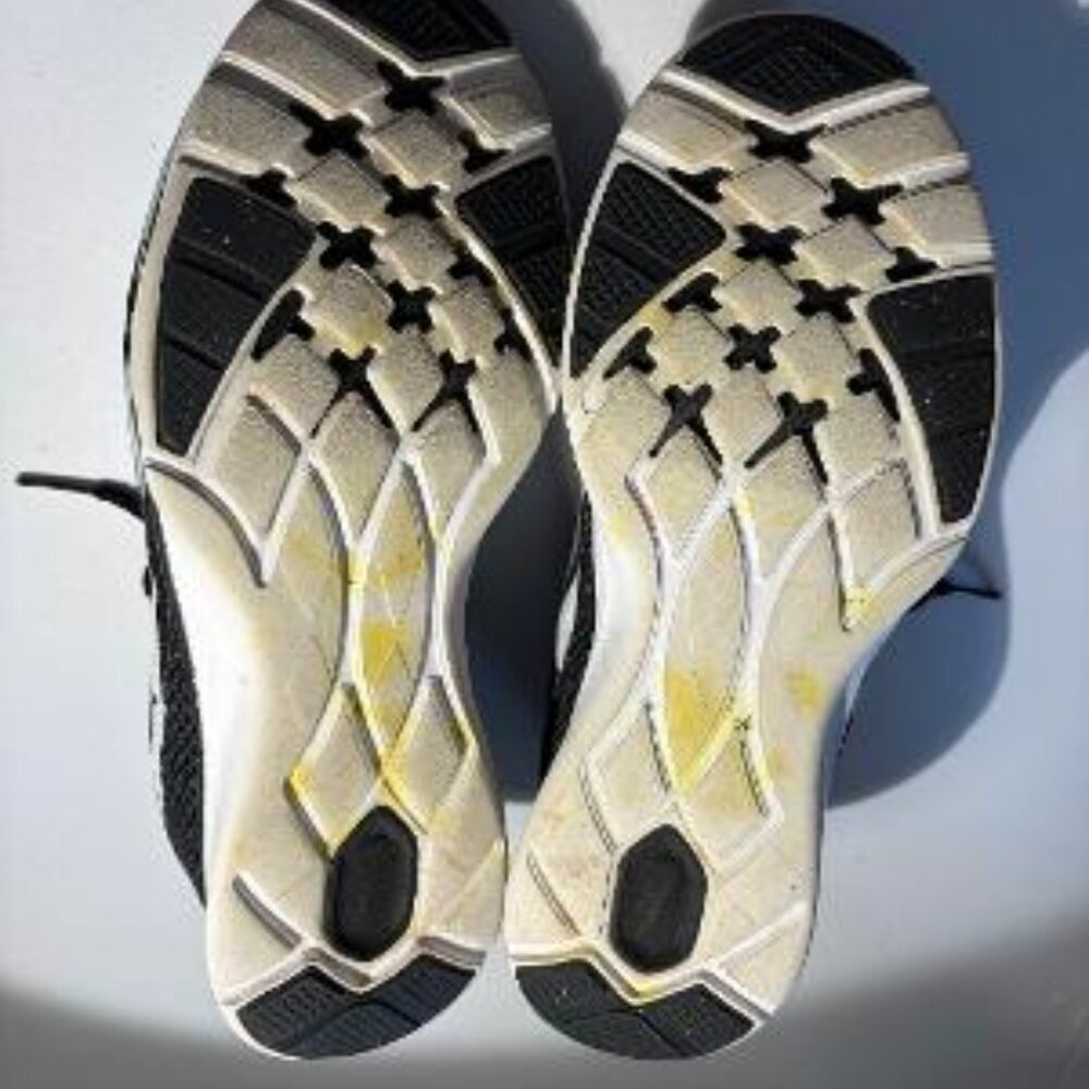 Nike - Picture 4 of 6